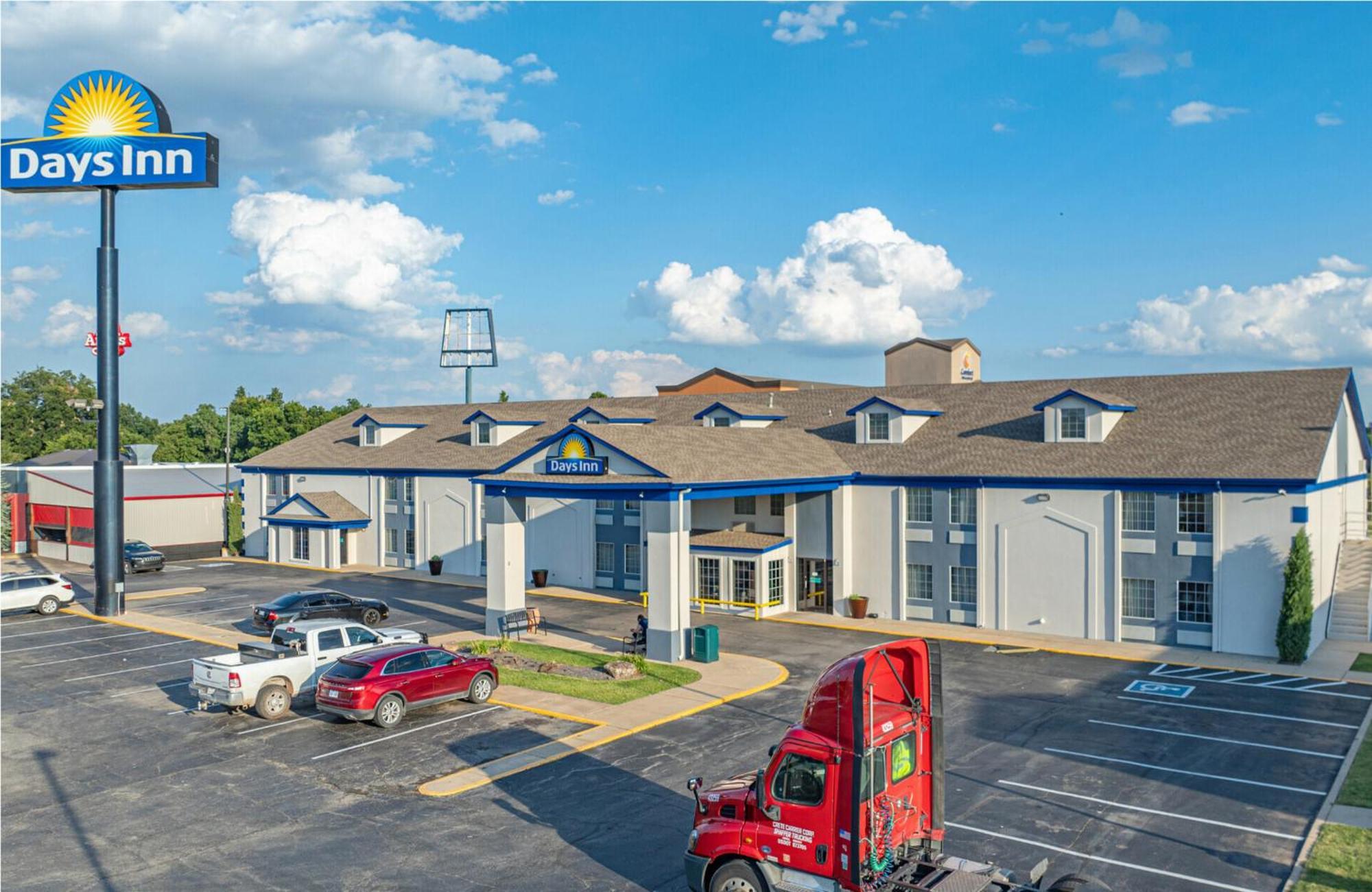 Days Inn By Wyndham Pauls Valley Bagian luar foto