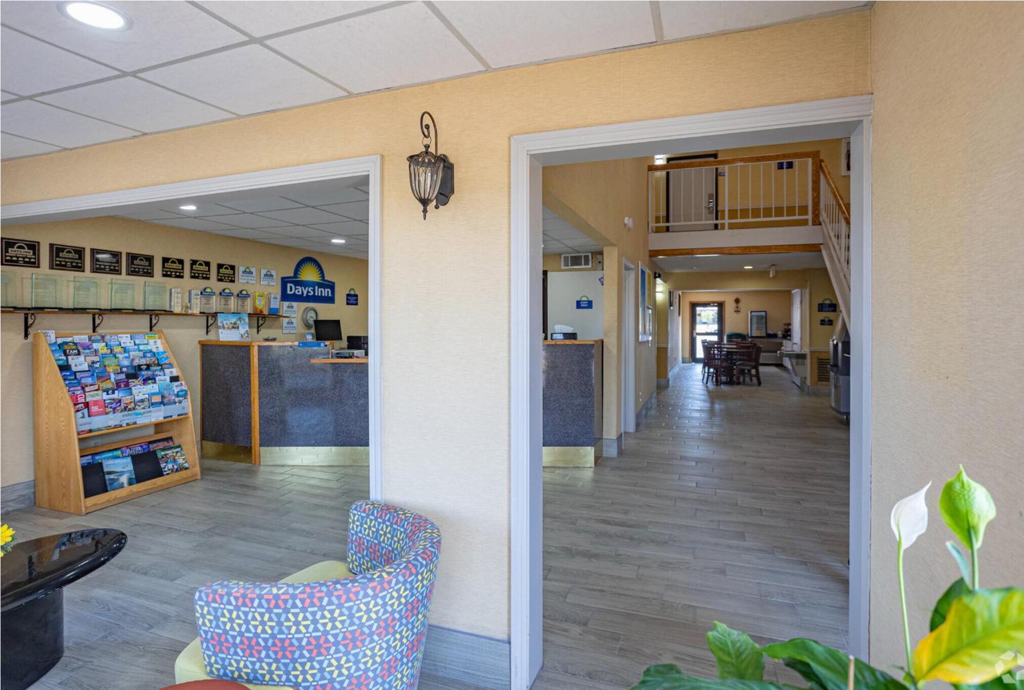 Days Inn By Wyndham Pauls Valley Bagian luar foto